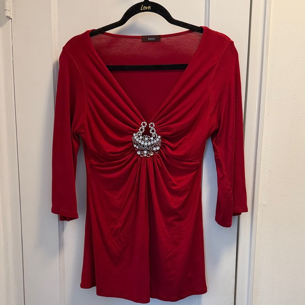 ✨Y2K Rare Unyx Boho Chic Red Rhinestone 3/4 Sleeve V-Neck Top – Women’s (L)🌹✨